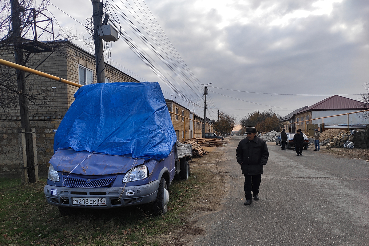«Поняли, что газа нам не видать». Как жители дагестанского Избербаша устали ждать помощи от государства и сами провели себе газ