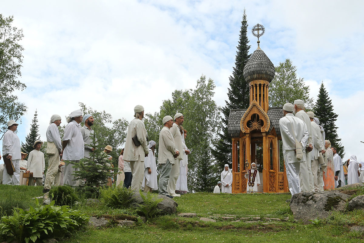 Церковь завета. Община Виссариона город солнца. Виссарион секта Красноярский край город солнца. Церковь последнего Завета Виссариона Красноярский край. «Церковь последнего Завета», секта Виссариона.